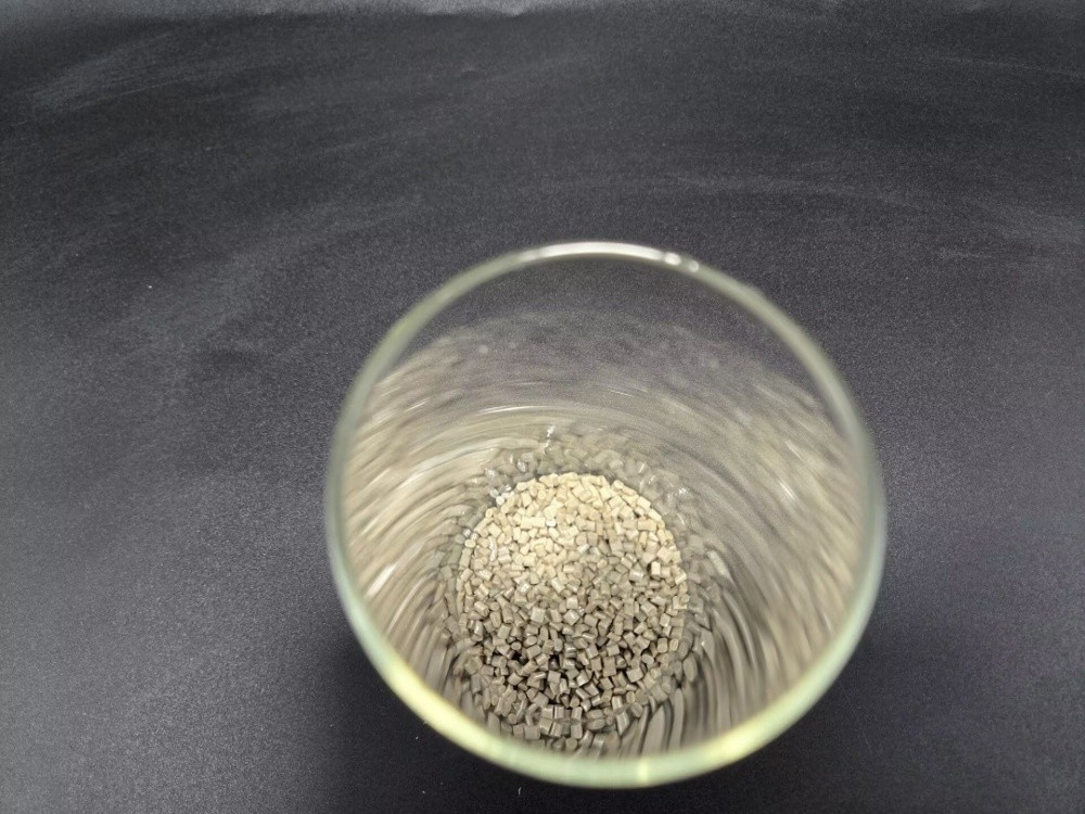 Pellets PEEK flexíveis Cor natural Alta flexibilidade para conectores flexíveis e tubos