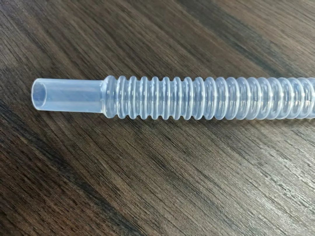 Tubos corrugados PFA. Tubos flexíveis, transparentes, de alta pureza e resistentes a produtos químicos, tubos de fluoropolímero para semicondutores, laboratórios, processamento químico e sistemas de transferência de fluidos.